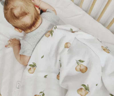 Kocyk muślinowy dla niemowląt 75x100 GRUSZKI